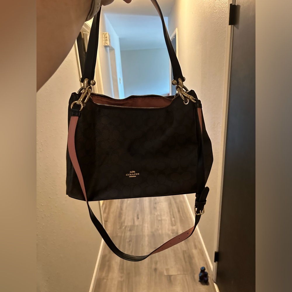 Crossbody/ shoulder Coach bag